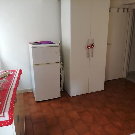 Apartamento Over The Rainbow - Cozy Studio In The Centre Of Ferrara Exterior foto