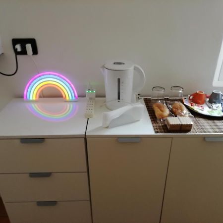 Apartamento Over The Rainbow - Cozy Studio In The Centre Of Ferrara Exterior foto