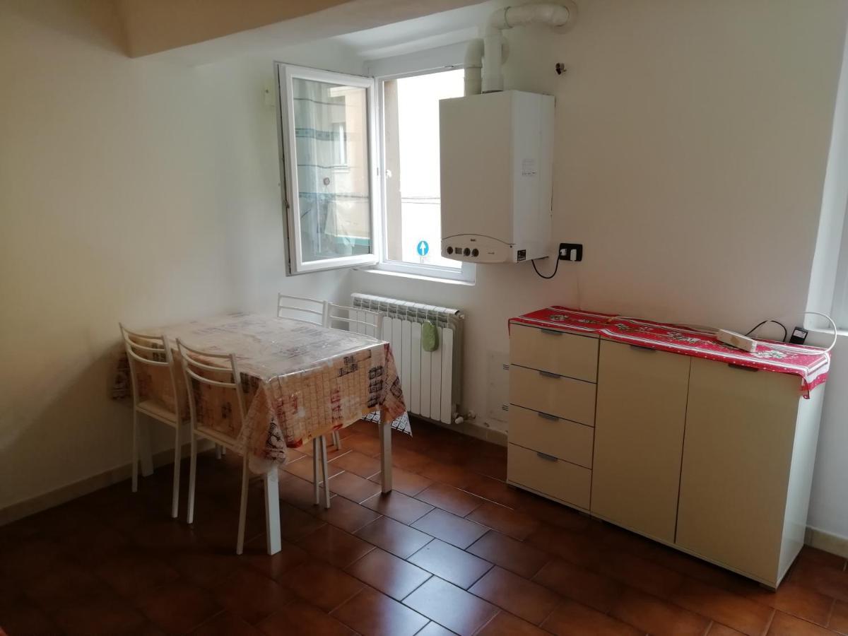 Apartamento Over The Rainbow - Cozy Studio In The Centre Of Ferrara Exterior foto