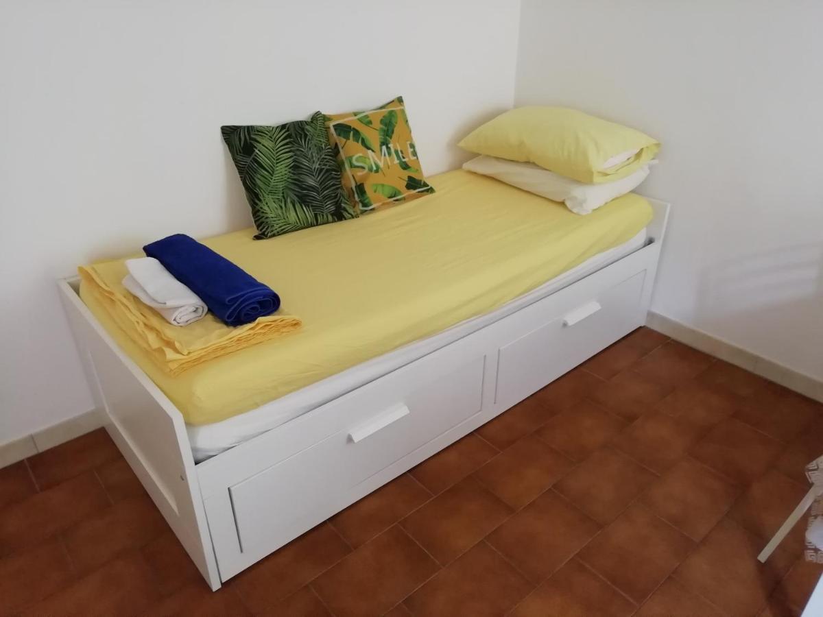 Apartamento Over The Rainbow - Cozy Studio In The Centre Of Ferrara Exterior foto